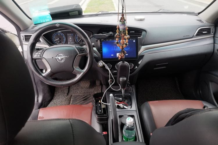 Used Haima M6 2015 1.5T CVT Luxury Model Center Console