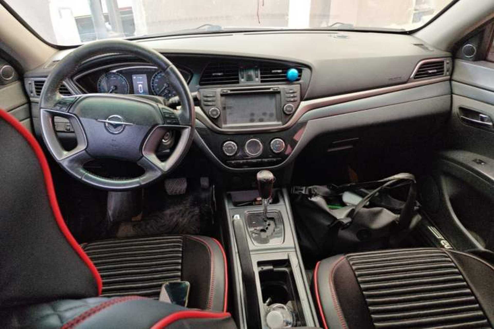 Used Haima M6 2015 1.5T CVT Luxury Model Center Console