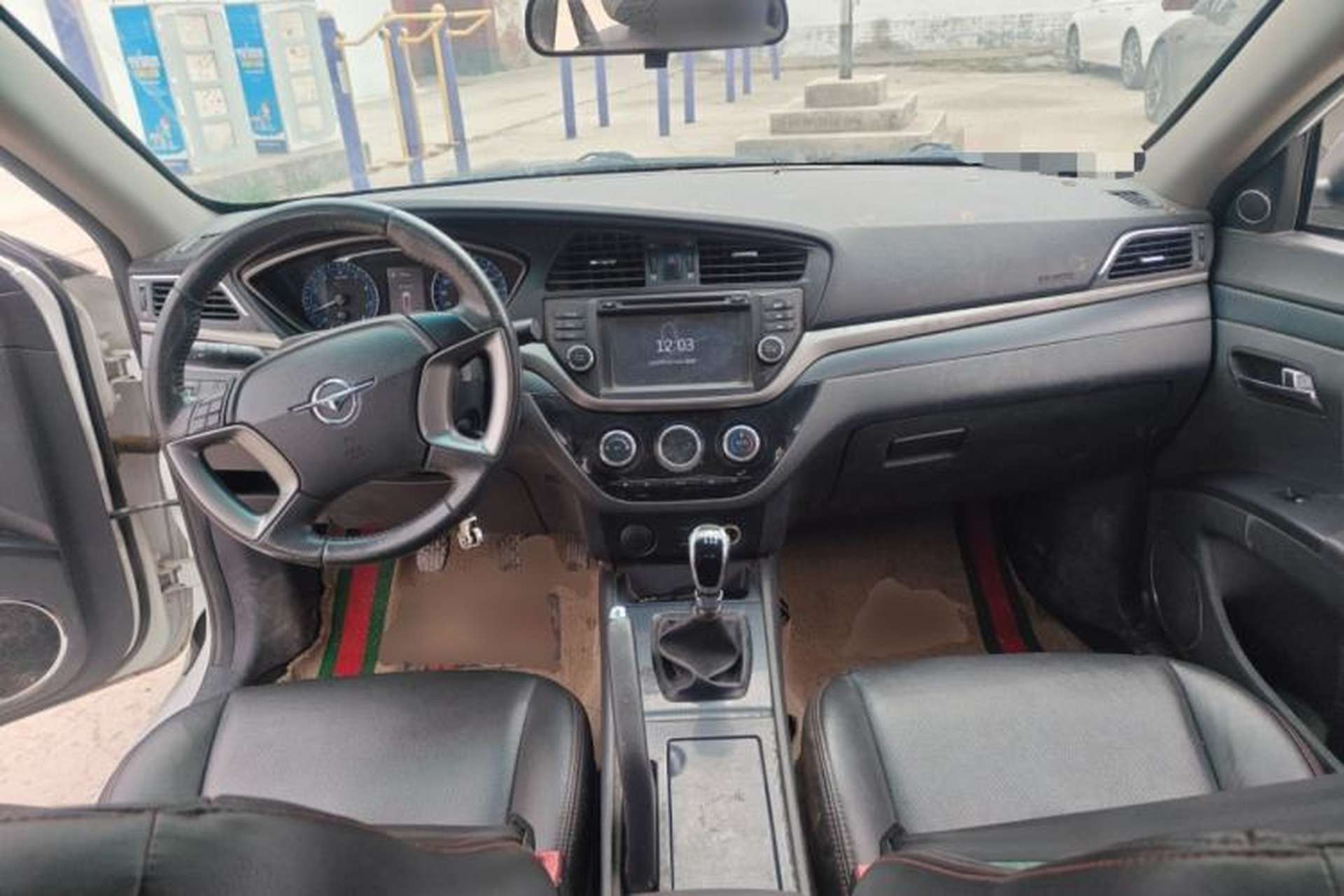 Used Haima M6 2015 1.5T Manual Luxury Model Center Console