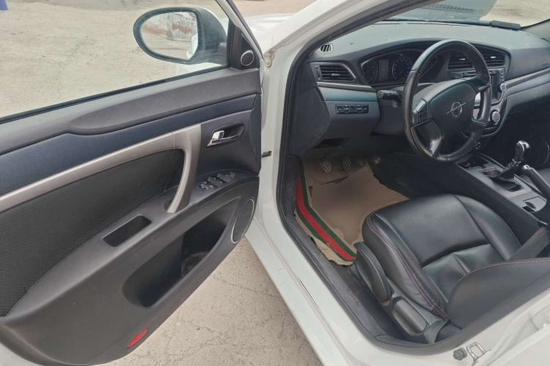 Used Haima M6 2015 1.5T Manual Luxury Model Driver Seat