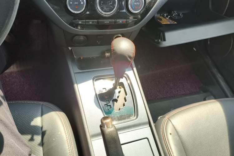 Used Haima M6 2015 1.5T CVT Luxury Model Gear Lever