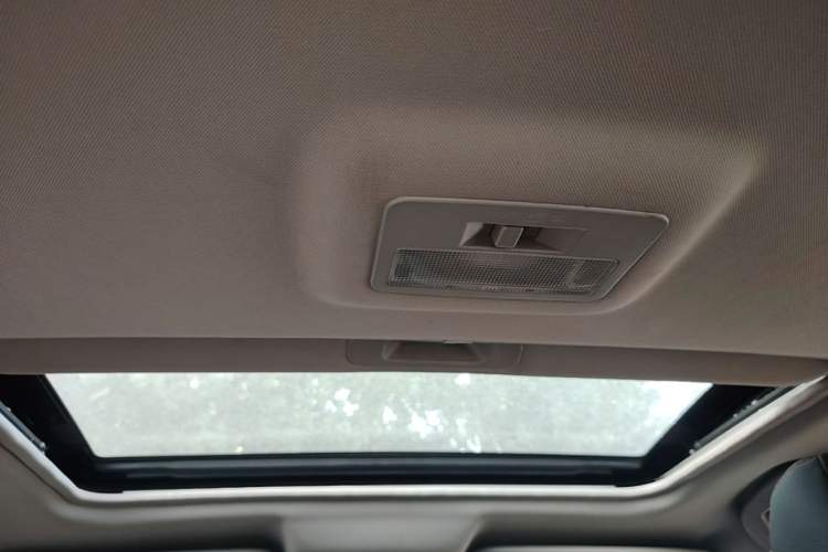 Used Haima M6 2015 1.5T CVT Sporty Smart Model Headliner