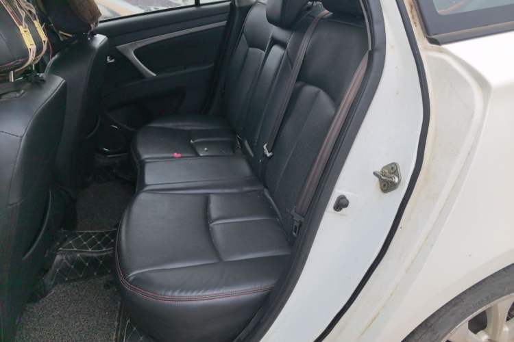 Used Haima M6 2015 1.5T CVT Sporty Smart Model Interior 1