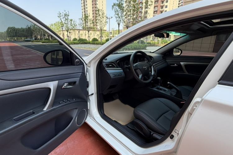 Used Haima M6 2015 1.5T CVT Sporty Smart Model Interior 2