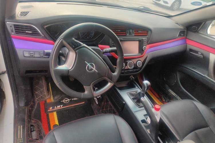 Used Haima M6 2015 1.5T Manual Luxury Model Interior 3