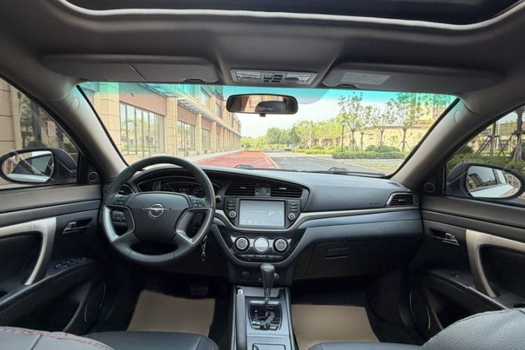 Used Haima M6 2015 1.5T CVT Sporty Smart Model Interior 5