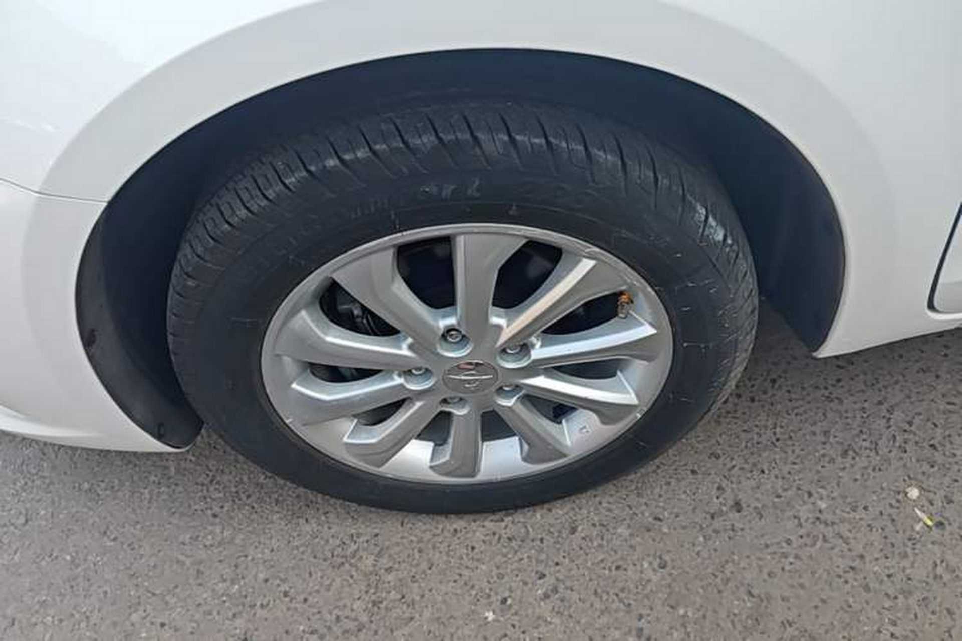 Used Haima M6 2015 1.5T Manual Comfort Model Left Front Wheel Hub