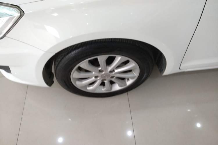 Used Haima M6 2015 1.5T CVT Luxury Model Left Front Wheel Hub
