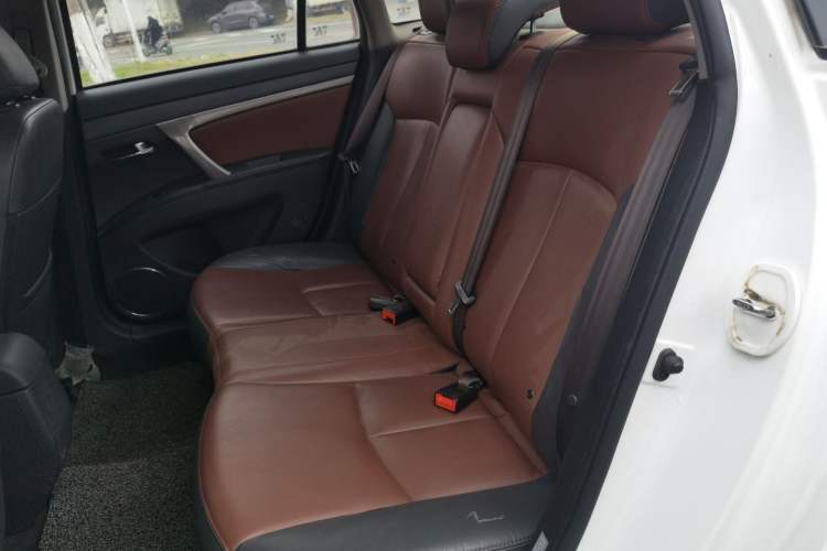 Used Haima M6 2015 1.5T CVT Luxury Model Left Rear Seat