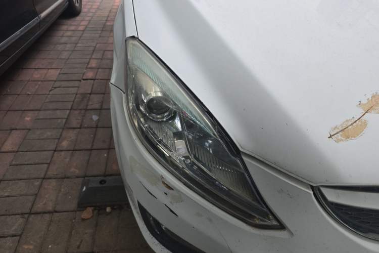 Used Haima M6 2015 1.5T CVT Luxury Model Right Front Headlight