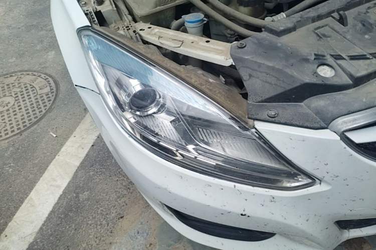 Used Haima M6 2015 1.5T Manual Luxury Model Right Front Headlight