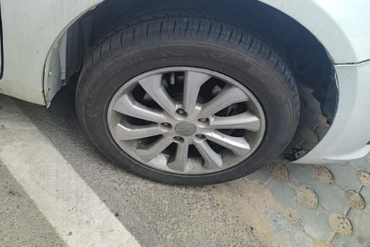Used Haima M6 2015 1.5T Manual Luxury Model Right Front Wheel Hub