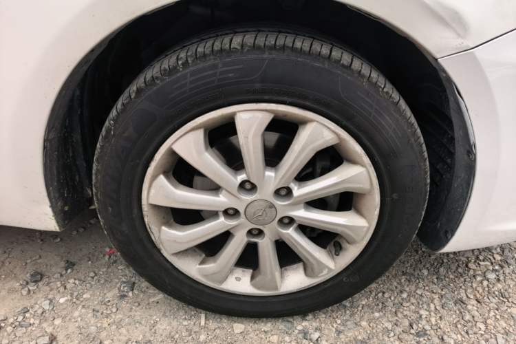 Used Haima M6 2015 1.5T CVT Sporty Smart Model Right Front Wheel Hub