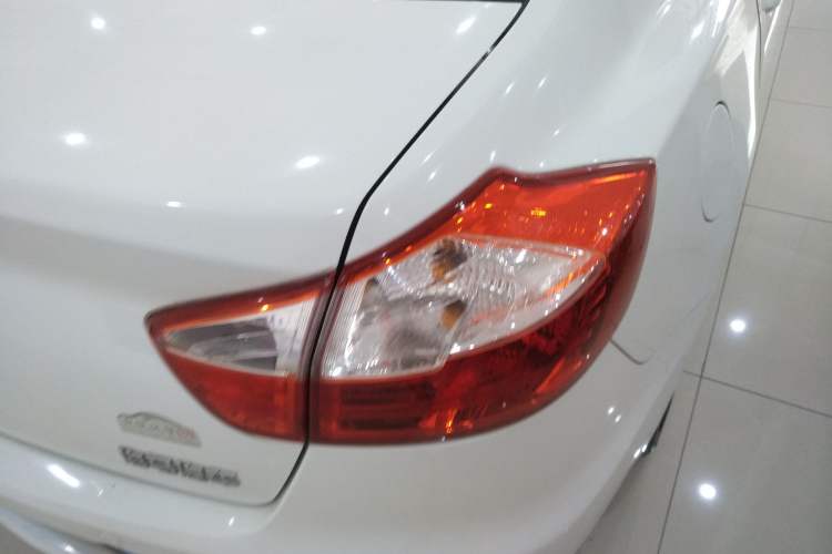 Used Haima M6 2015 1.5T CVT Luxury Model Right Rear Taillight