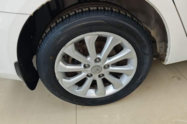 Used Haima M6 2015 1.5T CVT Luxury Model Right Rear Wheel Hub