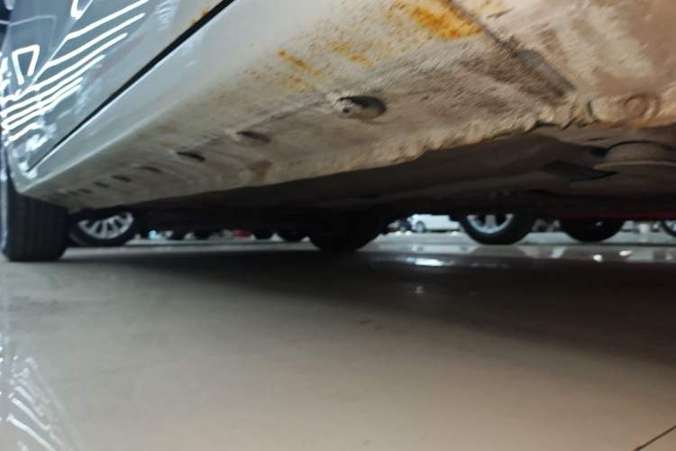 Used Haima M6 2015 1.5T CVT Luxury Model Right Side Sill