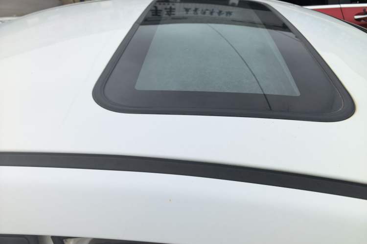 Used Haima M6 2015 1.5T CVT Sporty Smart Model Roof