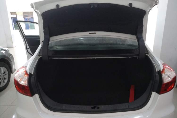 Used Haima M6 2015 1.5T CVT Luxury Model Trunk