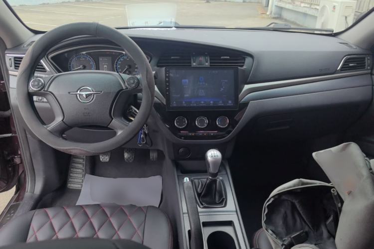 Used Haima M6 2016 1.6L Manual Comfort Model Center Console