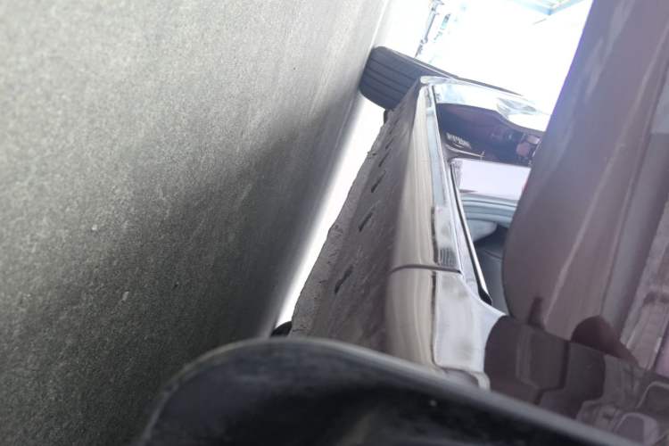 Used Haima M6 2016 1.6L Manual Comfort Model Right Side Sill