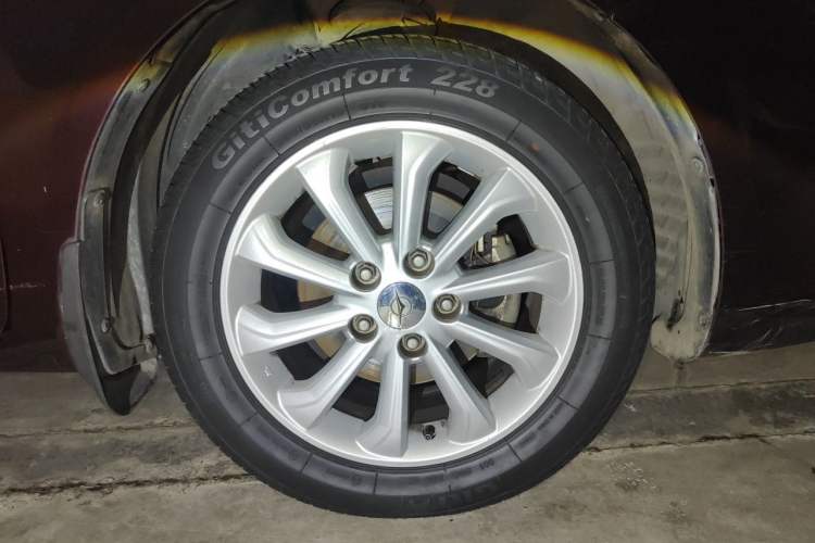 Used Haima M6 2016 1.6L Manual Sports Smart Model Right Front Wheel Hub