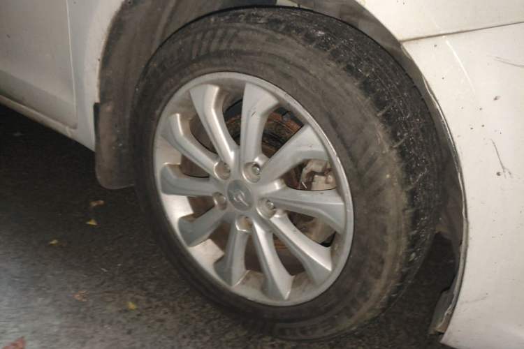 Used Haima M6 2016 1.6L Manual Comfort Model Right Front Wheel Hub