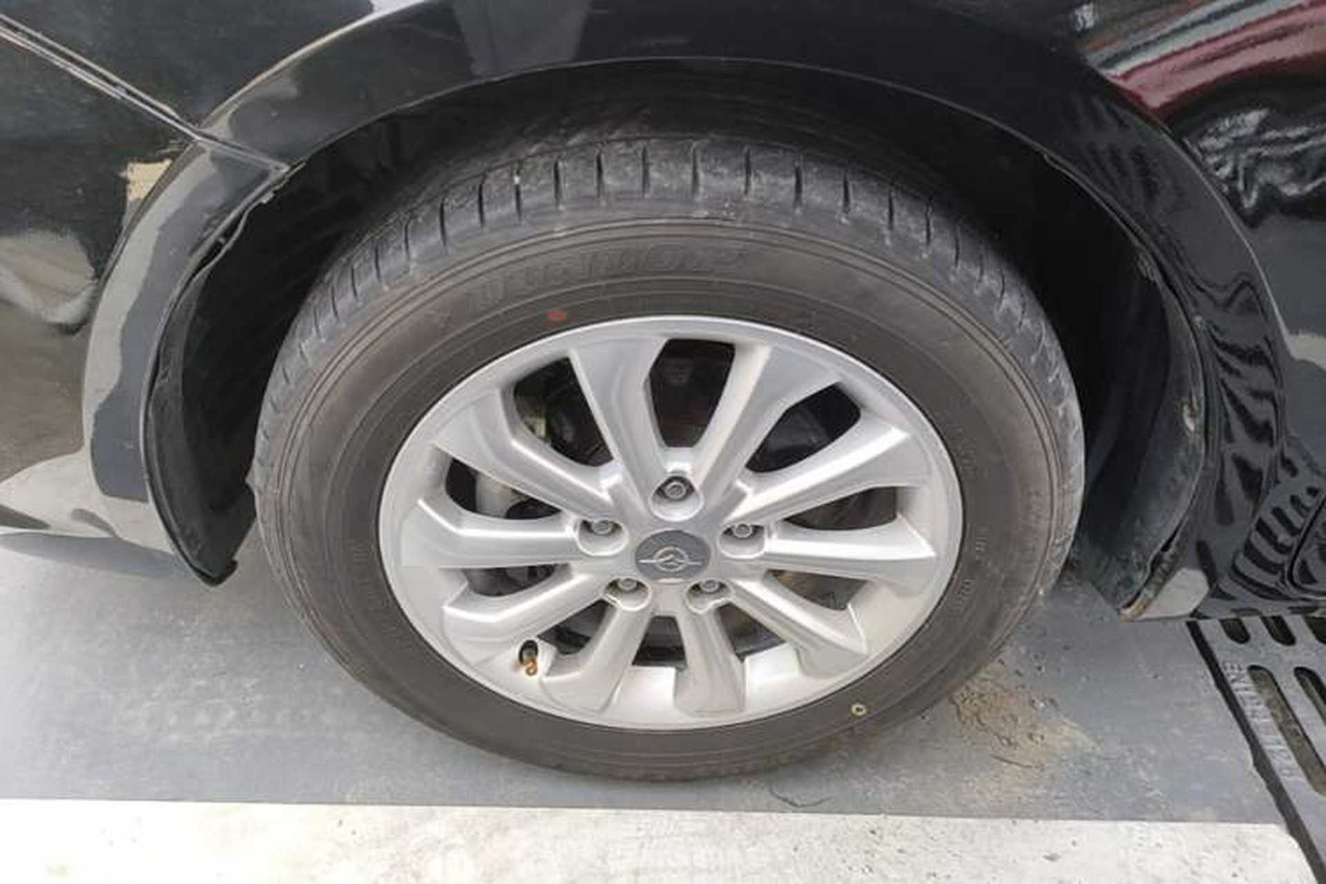 Used Haima M6 2017 1.6L Manual Comfort Model Left Front Wheel Hub