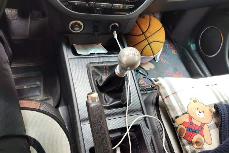 Used Haima M6 2017 1.6L Manual Sport Smart Model Gear Lever