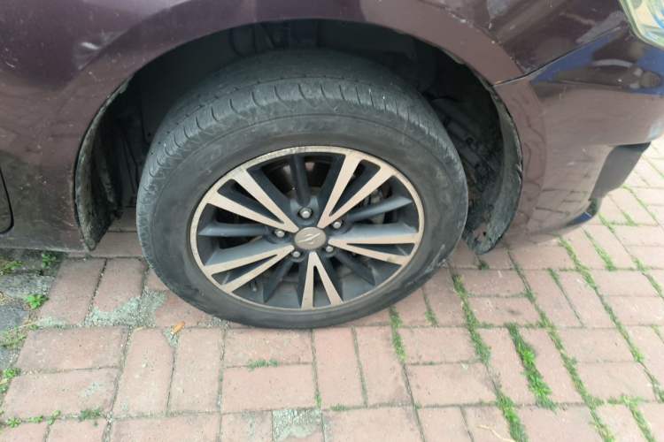 Used Haima M6 2017 1.6L Manual Comfort Model Right Front Wheel Hub