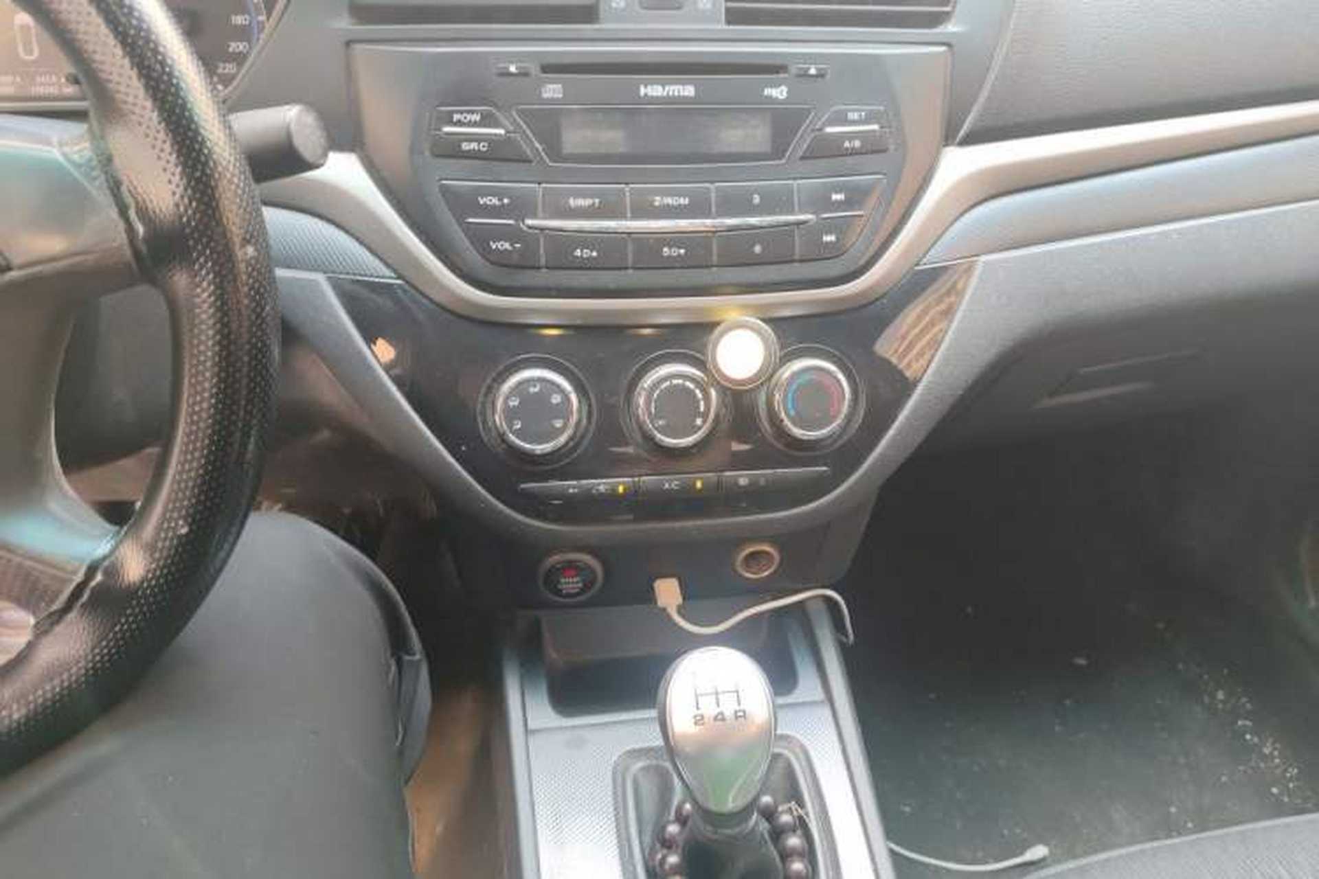 Used Haima M6 2017 1.6L Manual Comfort Model Audio And AC Panel