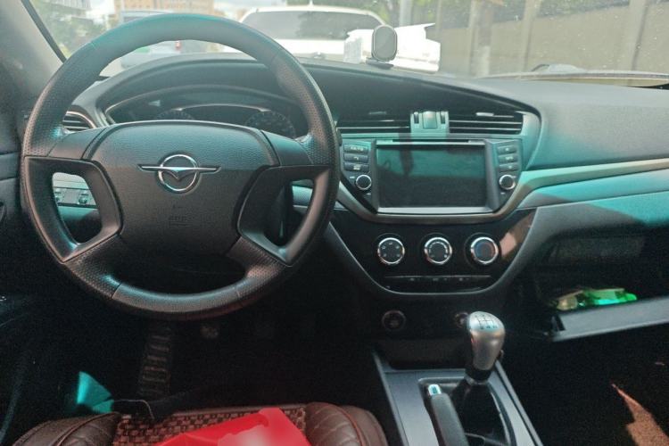 Used Haima M6 2017 1.6L Manual Comfort Model Center Console