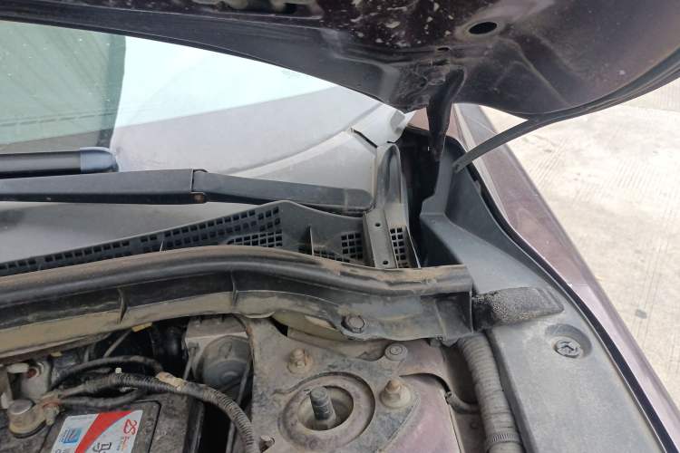 Used Haima M6 2017 1.5T CVT Luxury Model Engine Bay Left