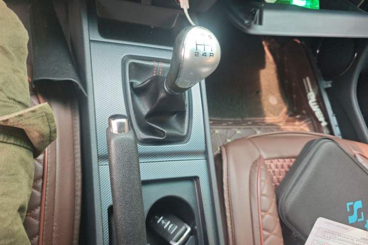 Used Haima M6 2017 1.6L Manual Comfort Model Gear Lever