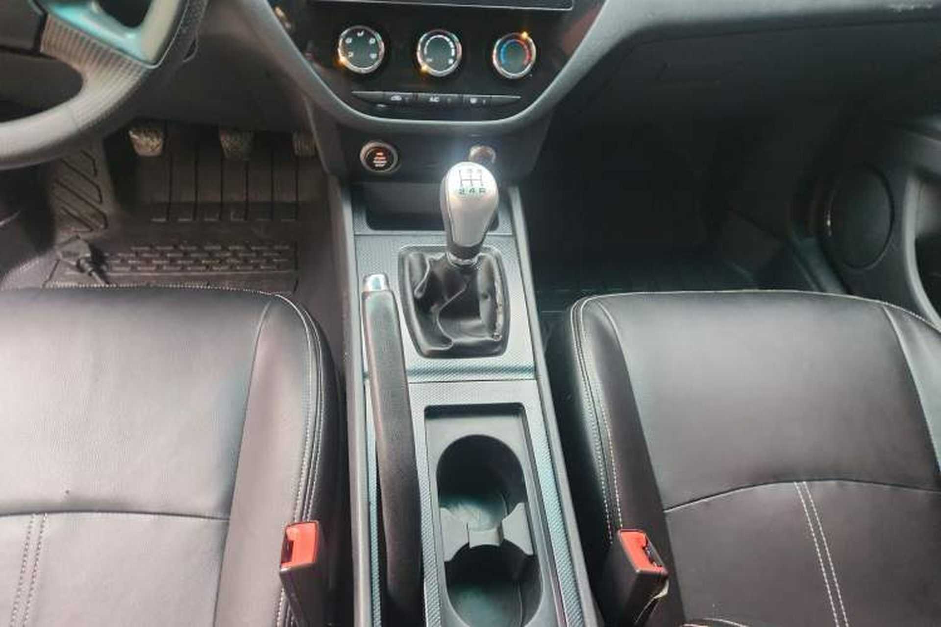 Used Haima M6 2017 1.6L Manual Comfort Model Gear Lever