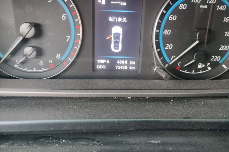 Used Haima M6 2017 1.6L Manual Comfort Model Odometer Close Up