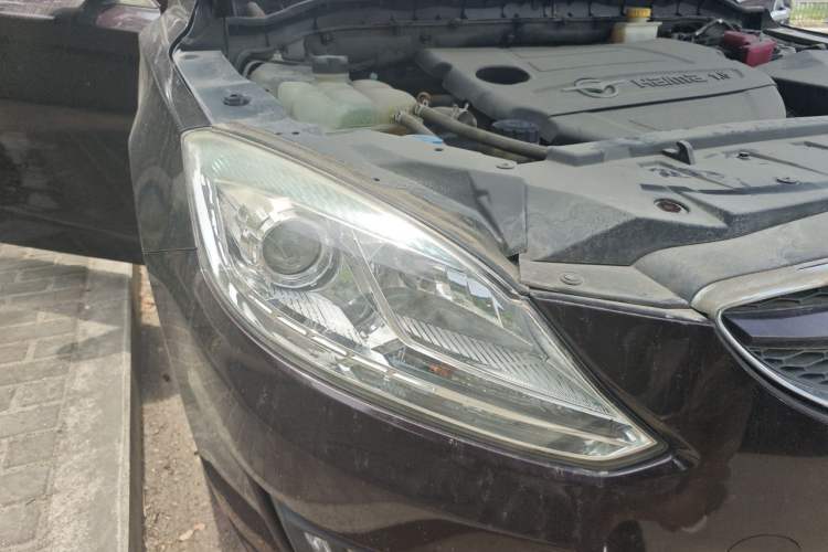Used Haima M6 2017 1.6L Manual Comfort Model Right Front Headlight