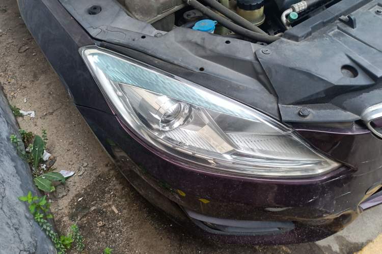 Used Haima M6 2017 1.5T CVT Luxury Model Right Front Headlight