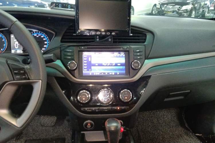 Used Haima M6 2017 1.5T CVT Luxury Model Audio And AC Panel
