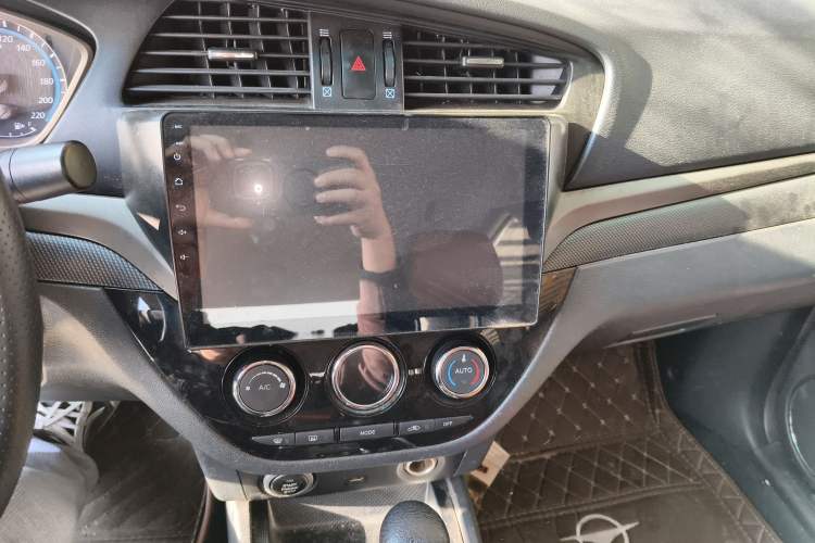 Used Haima M6 2017 1.5T CVT Luxury Model Audio And AC Panel
