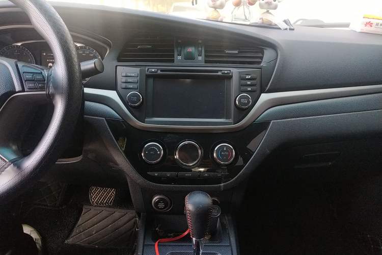 Used Haima M6 2017 1.5T CVT Luxury Model Audio And AC Panel
