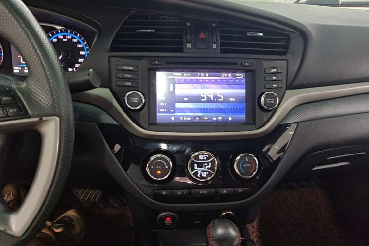 Used Haima M6 2017 1.5T CVT Luxury Model Audio And AC Panel
