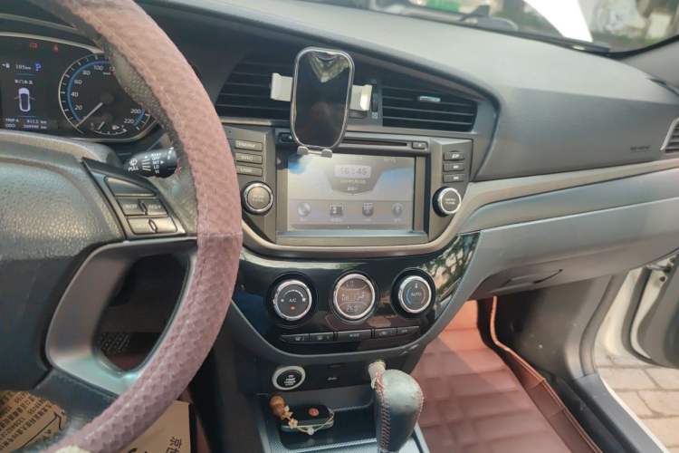 Used Haima M6 2017 1.5T CVT Sporty Premium Model Audio And AC Panel