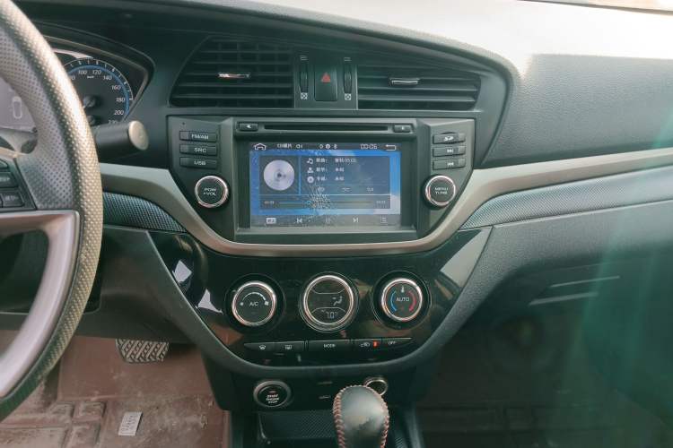 Used Haima M6 2017 1.5T CVT Luxury Model Audio And AC Panel