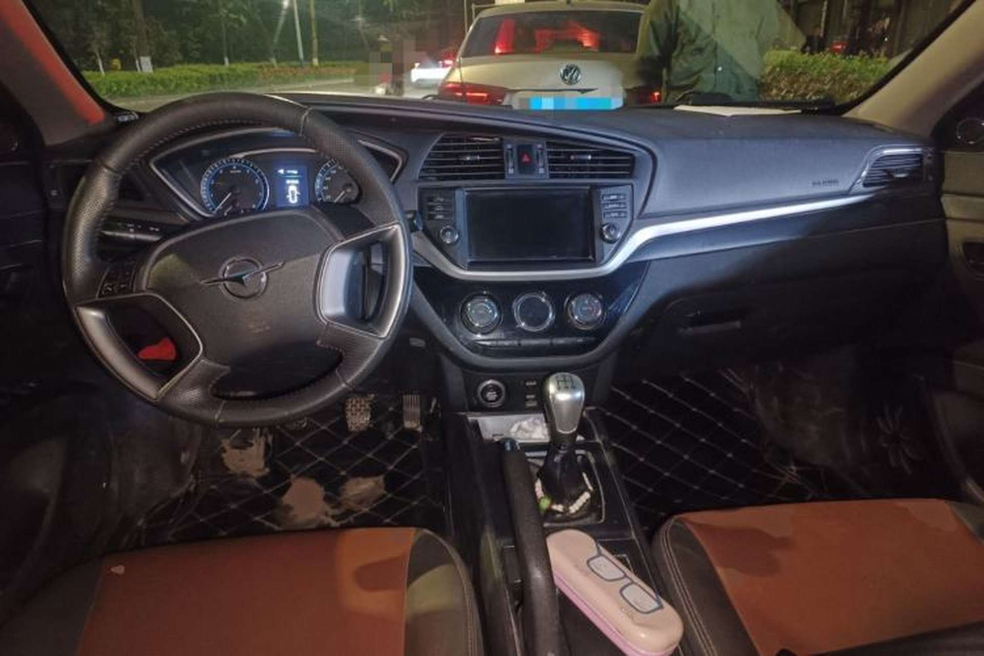 Used Haima M6 2017 1.6L Manual Sport Smart Model Center Console