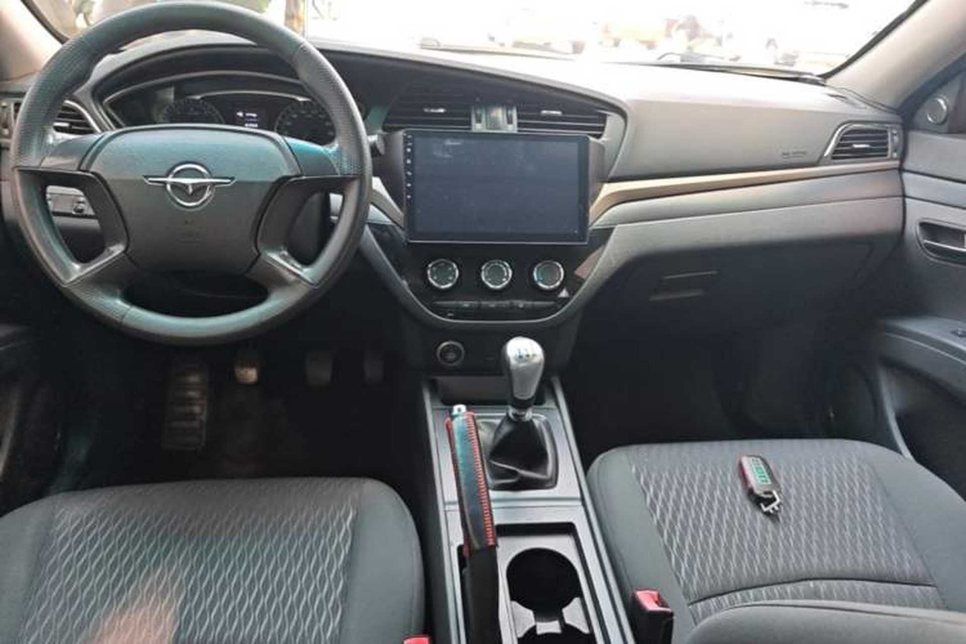 Used Haima M6 2017 1.6L Manual Comfort Model Center Console