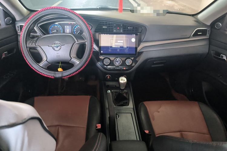 Used Haima M6 2017 1.6L Manual Sport Smart Model Center Console