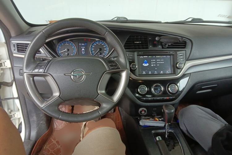 Used Haima M6 2017 1.5T CVT Luxury Model Center Console