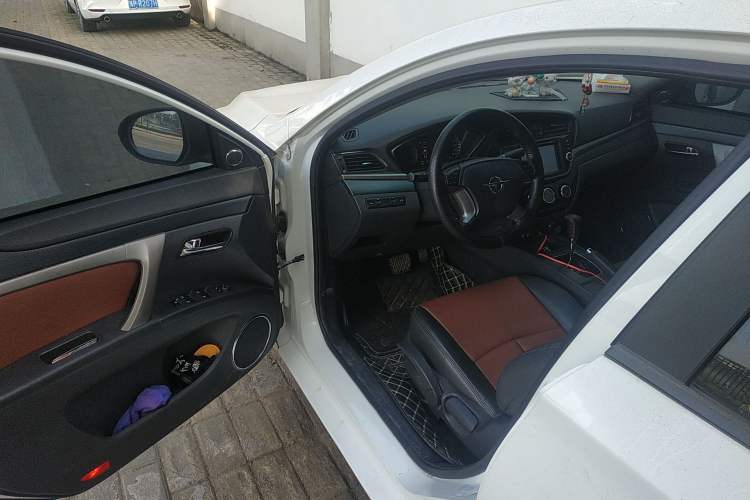 Used Haima M6 2017 1.5T CVT Luxury Model Driver Seat