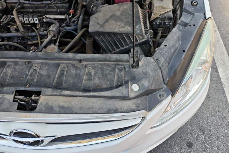 Used Haima M6 2017 1.5T CVT Luxury Model Engine Bay Left
