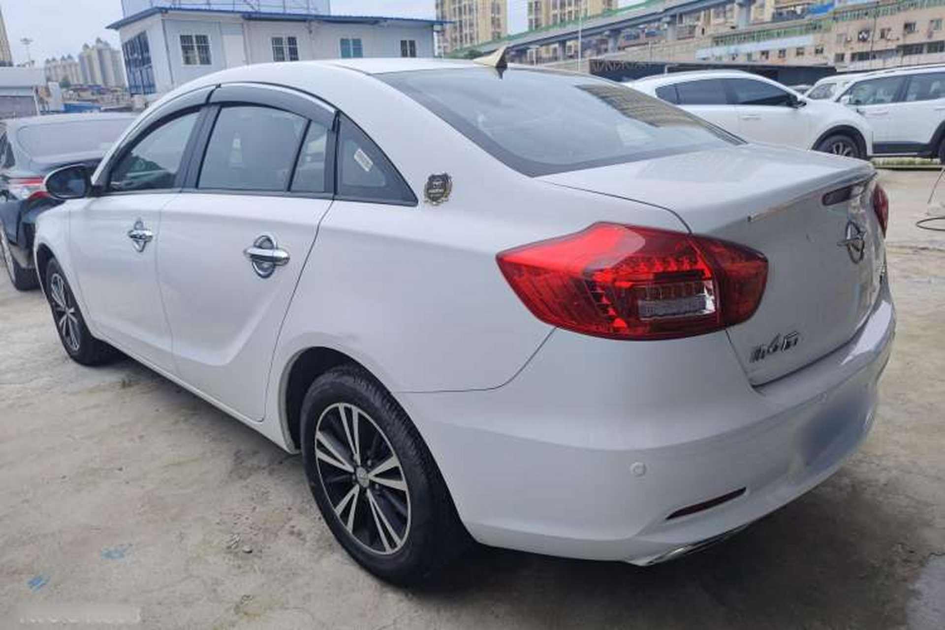 Used Haima M6 2017 1.5T CVT Luxury Model Exterior 3